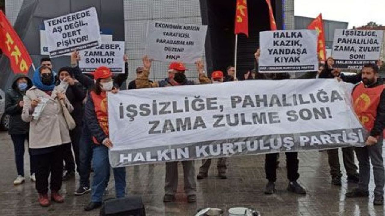 Fatura yakarak zamları protesto ettiler