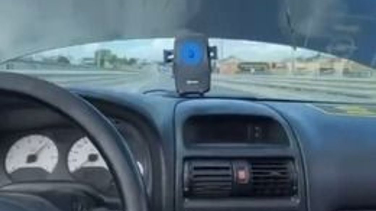 Seyir halindeki otomobilde dehşet anları