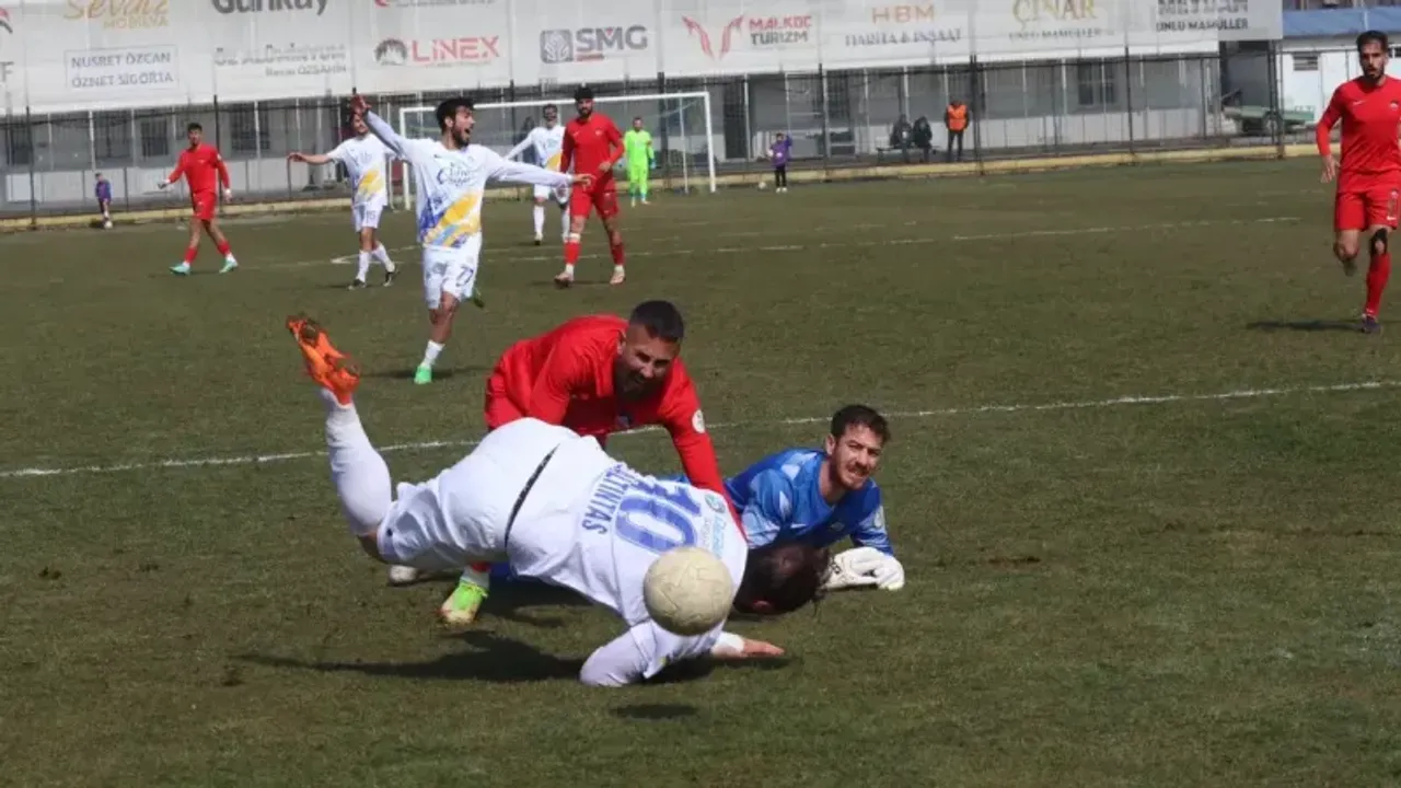 Belediye Derincespor Evinde Galip