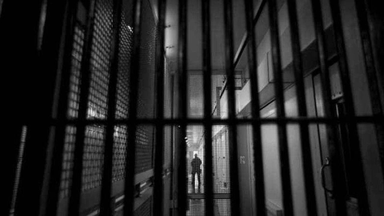 Ceza Evinde Yaşamına Son Verdi