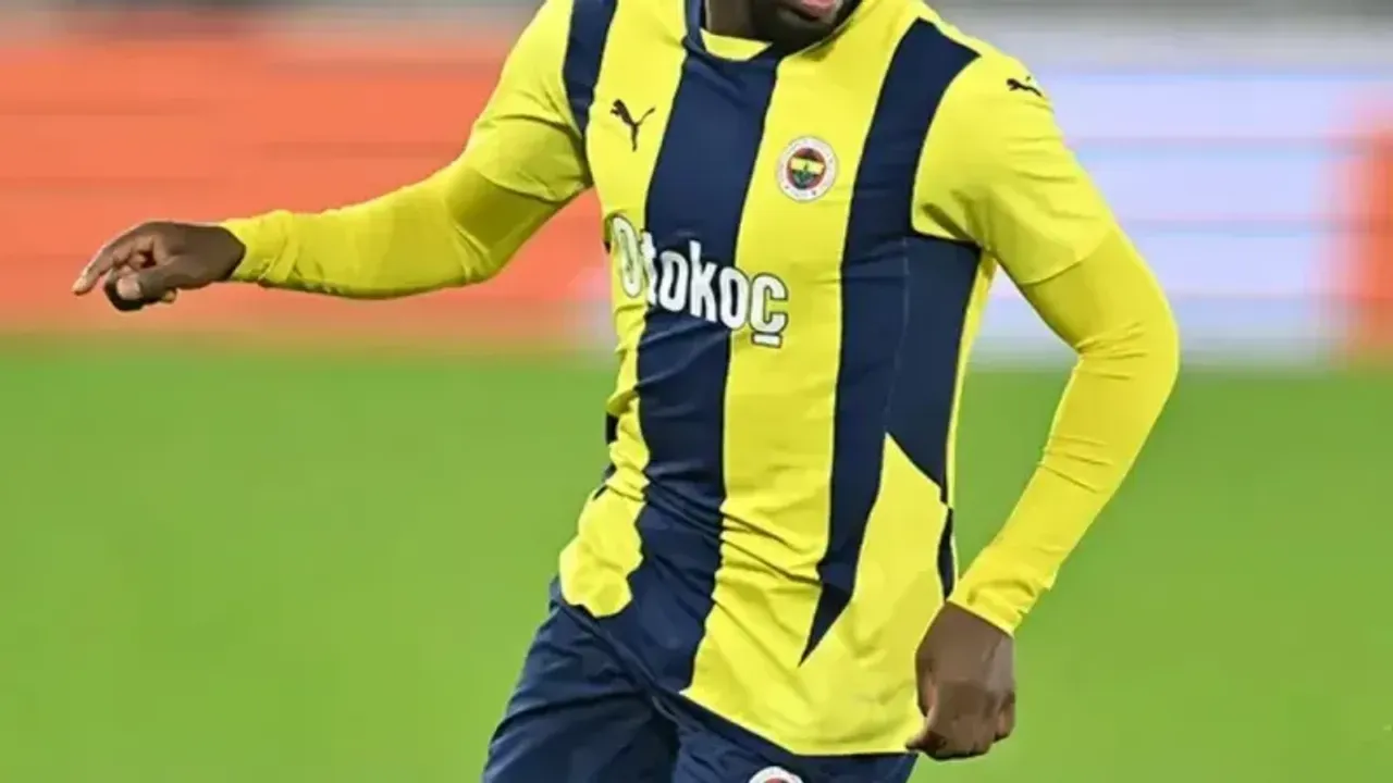 Yıldız Futbolcunun Evi Soyuldu!