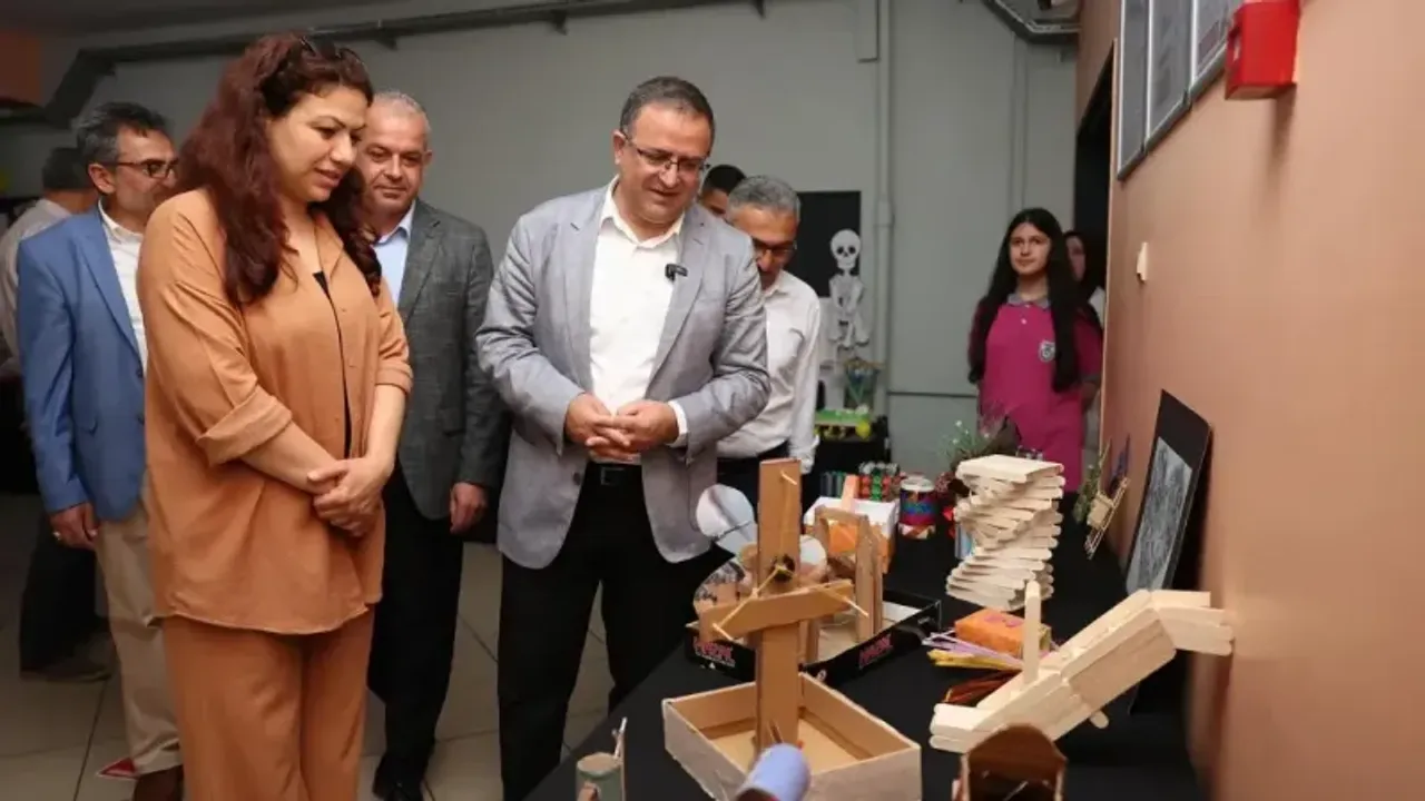 Çınarlı Ortaokulu’nda Yıl Sonu Sergisi