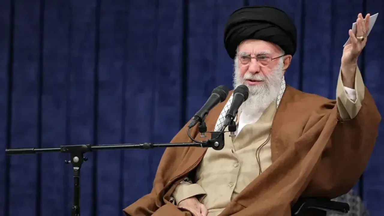 Ayetullah Hamaney Amerika'ya Rest Çekti