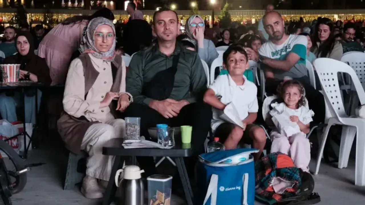 İzmit’te yıldızların altında "Rafadan Tayfa" keyfi