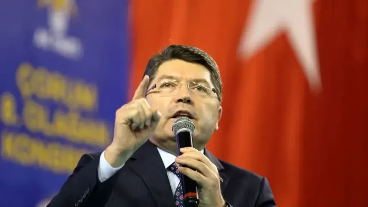 Bakan Tunç: "30 tane AK Partili belediyeye soruşturma açıldı, 13 tanesi mahkum olmuş"