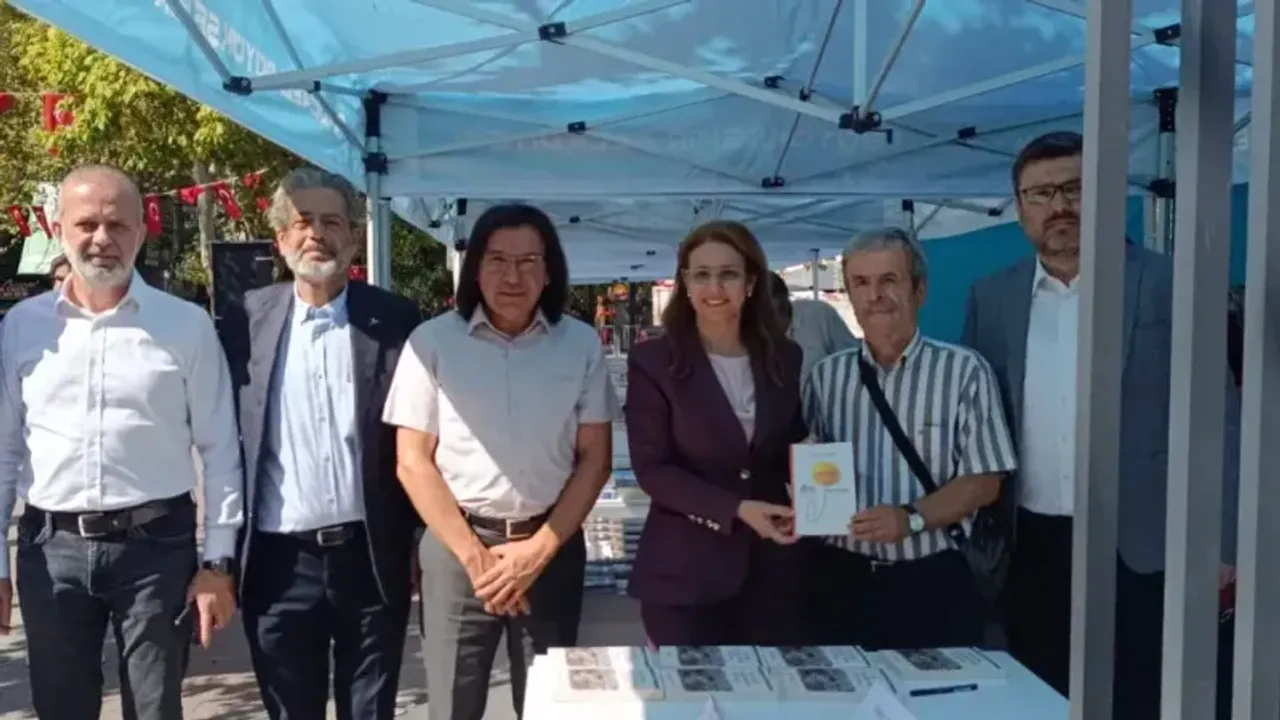 Yazarlar Okurlarıyla Fuar Öncesi Kocaeli’de Buluştu