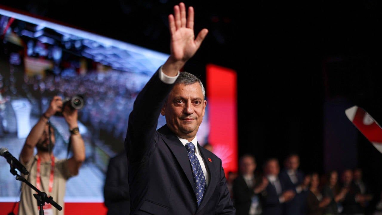 Özgür Özel Yeniden CHP Genel Başkanı Seçildi!