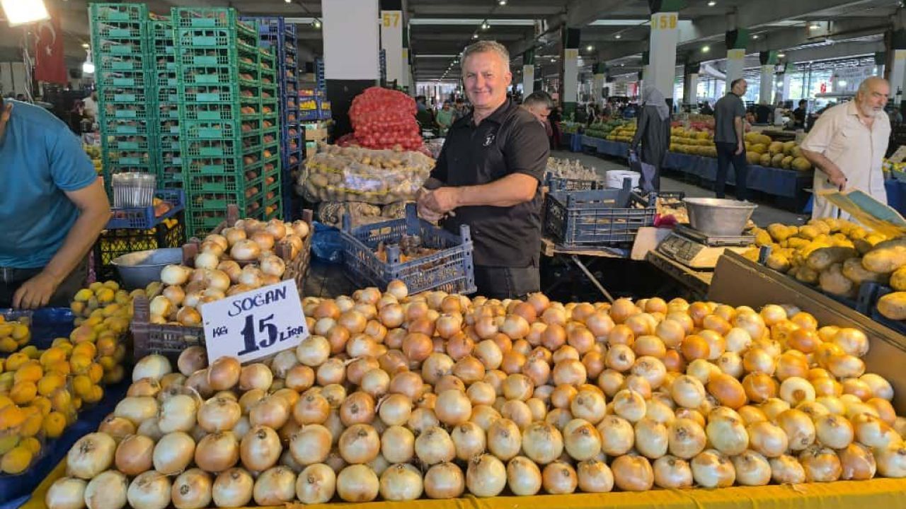 PAZARDA FİYATLAR SABİT; YAZ ÜRÜNLERİNDE SONA YAKLAŞILDI