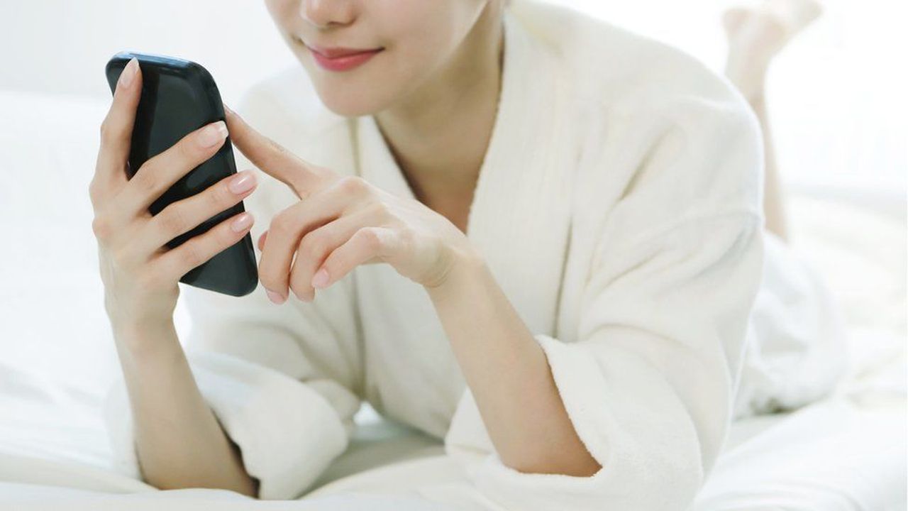 Cep Telefonları Kadınların Adet Döngüsünü Bozuyor