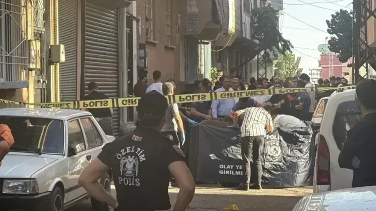 Boşanma Aşamasındaki Eşini Öldürüp İntihar Etti