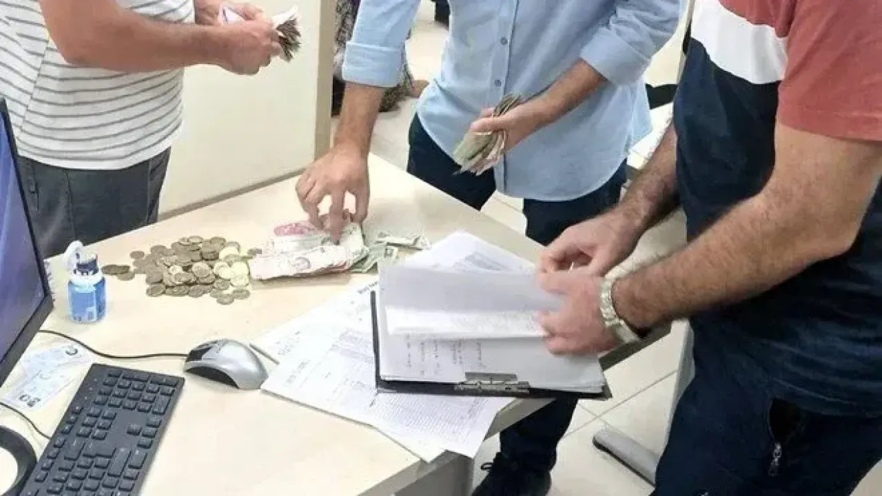 İzmit’te İki Dilencinin Üzerinden 6 Bin 160 Lira Çıktı