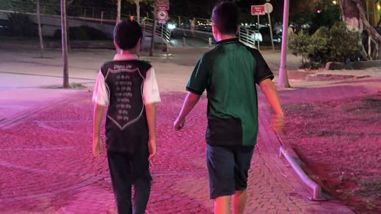 FORMALAR FARKLI, ADIMLAR AYNI: MAÇ ÖNCESİ DOSTLUK YÜRÜYÜŞÜ