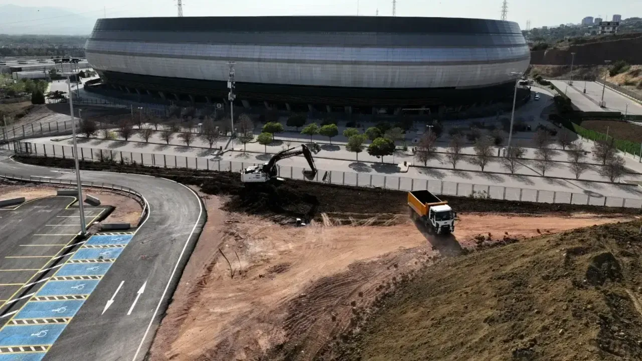 Kocaeli Stadı’nın çevresinde hummalı çalışma