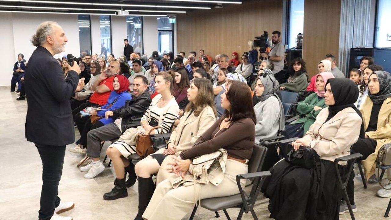 Kocaeli Kitap Fuarı’nda Ünlü Yazarlar Okurlarıyla Buluştu: