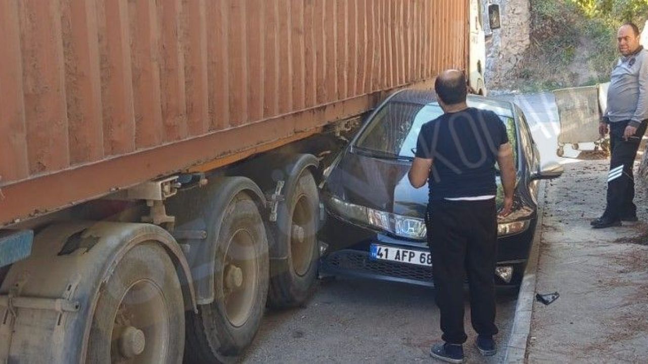 Korkunç Olay! Tır Otomobili Çiğnedi