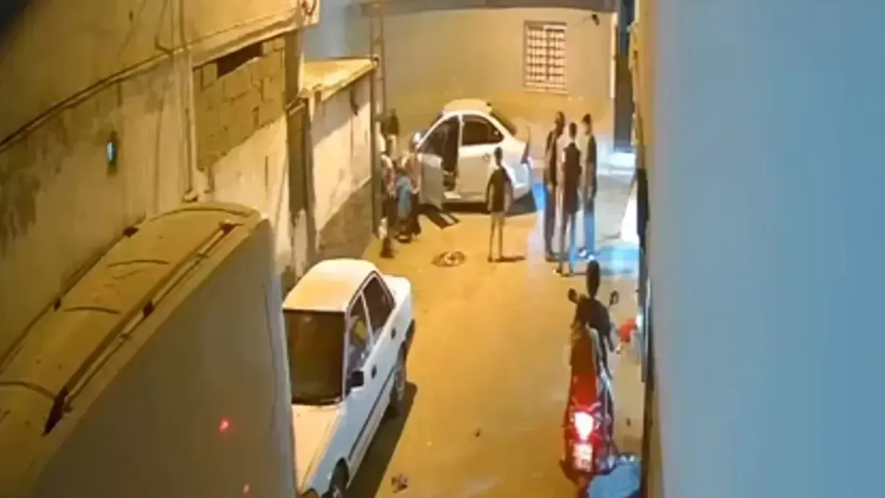 Çakar Takıp Polis Gibi Davranan Kişi Çocuğa Ateş Etti