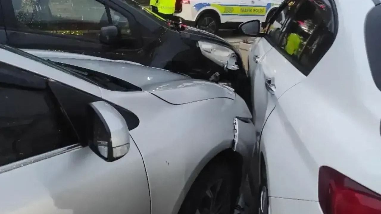 İzmit’te Kontrolden Çıkan Araç Dehşet Saçtı