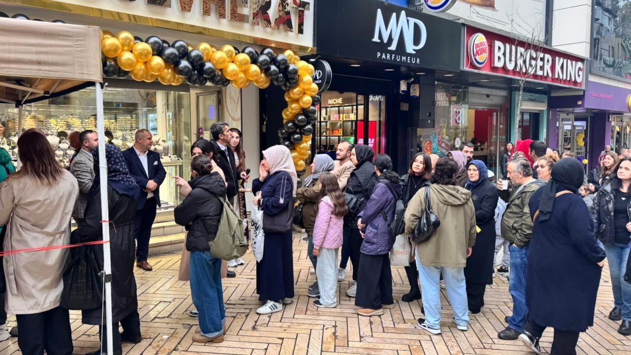 Fethiye Caddesi’ni Altın Kuyruğu Sardı