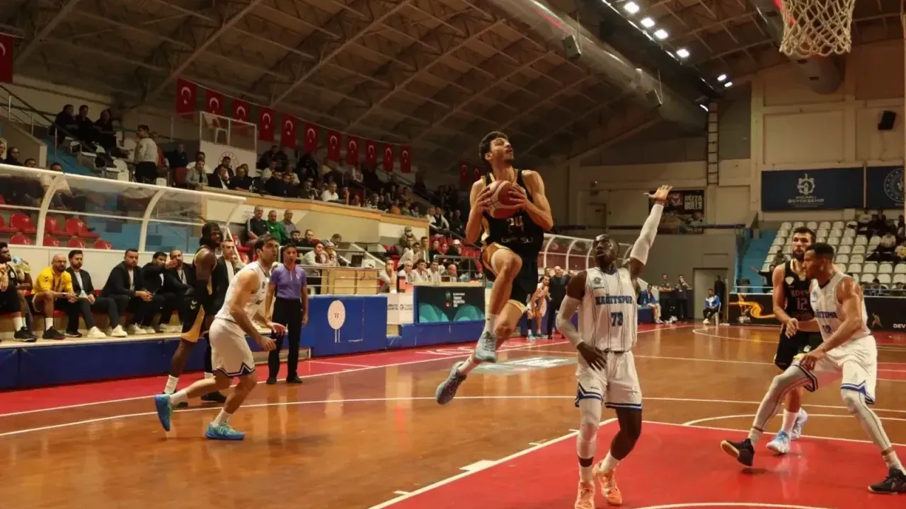 Konya Büyükşehir, Kocaeli’yi Devirdi