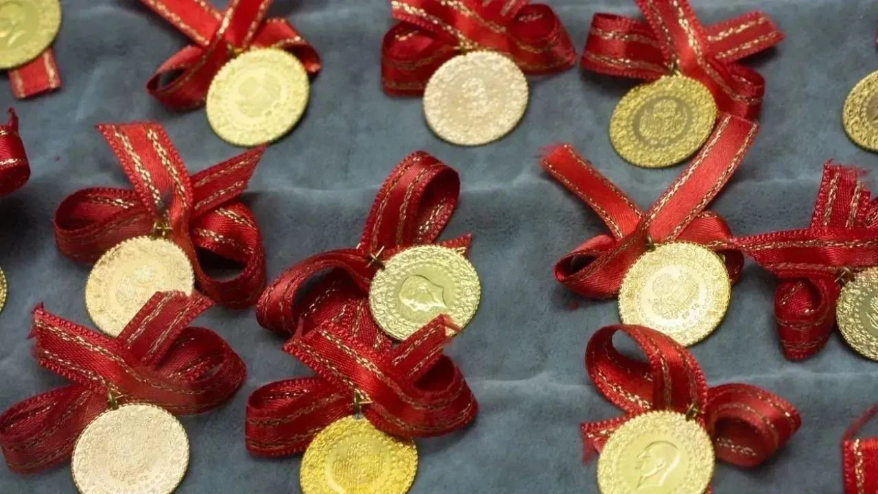 Çeyrek, gram ve yarım altın fiyatları bugün ne kadar? (12 Ekim 2025 güncel altın satış fiyatları)