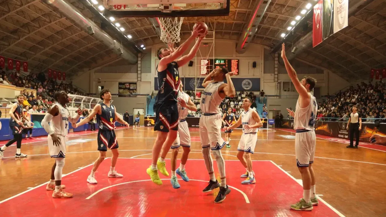 Kocaeli BŞB Kağıtspor, Finalspor'u 85-80 Mağlup Etti