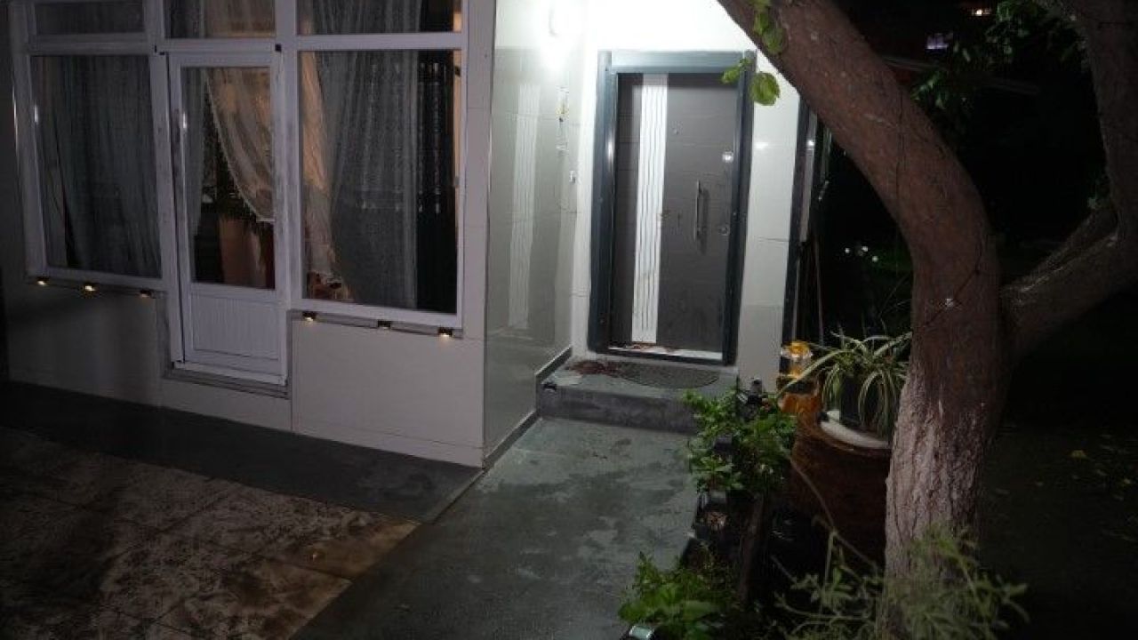 Evinde Ölü Bulundu