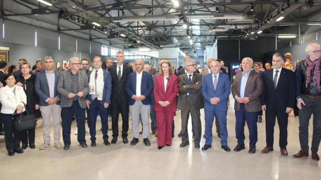 Kocaeli'nin Sanatseverleri Bu Sergide Buluştu