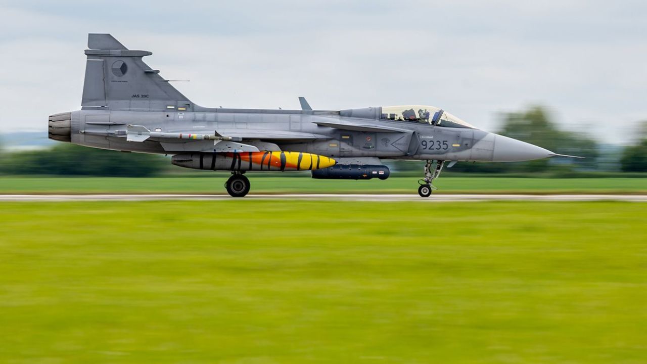 150 Savaş Uçağı Alınıyor