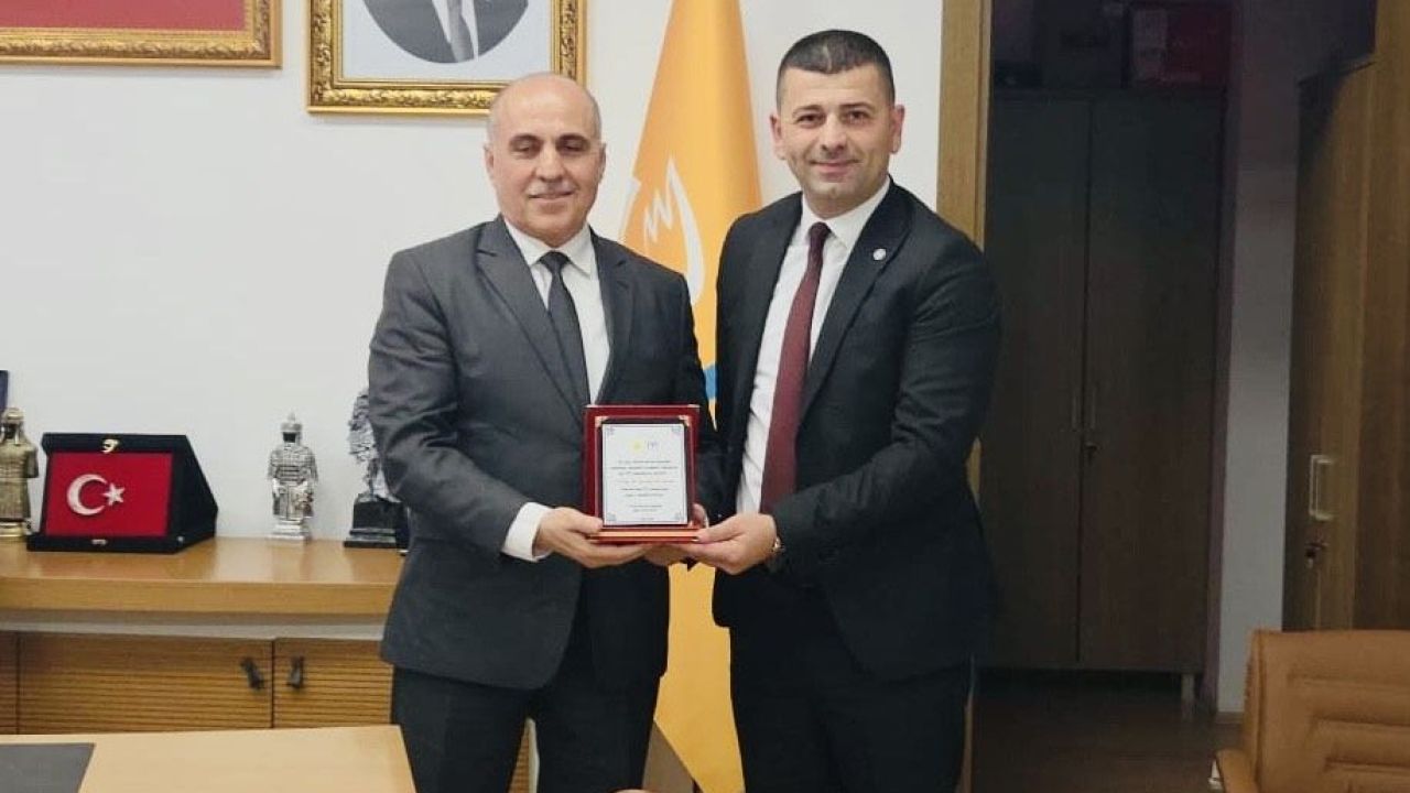 İYİ Parti İzmit’ten PTT’ye 185. Yıl Ziyareti