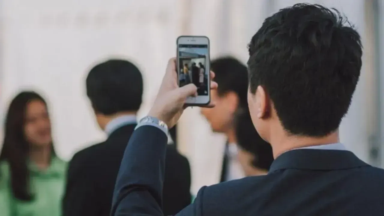 İş Yerinde Gizlice Fotoğraf Çeken Kişiye 12 Yıl Hapis