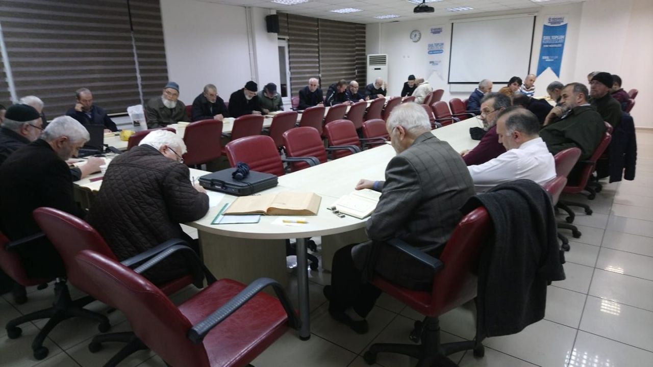 İLİM YAYACAKLARDI GİYİME YÖNELDİLER