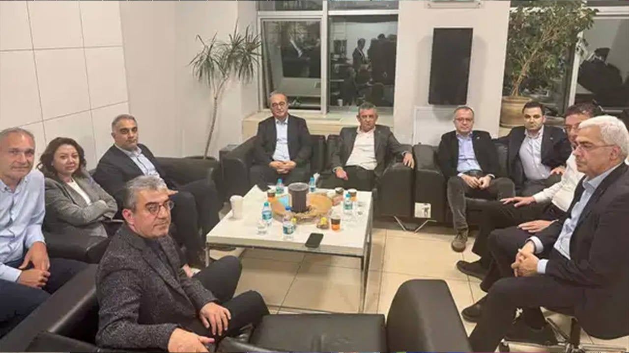 CHP Lideri Özel, İmamoğlu İçin İstanbul’da