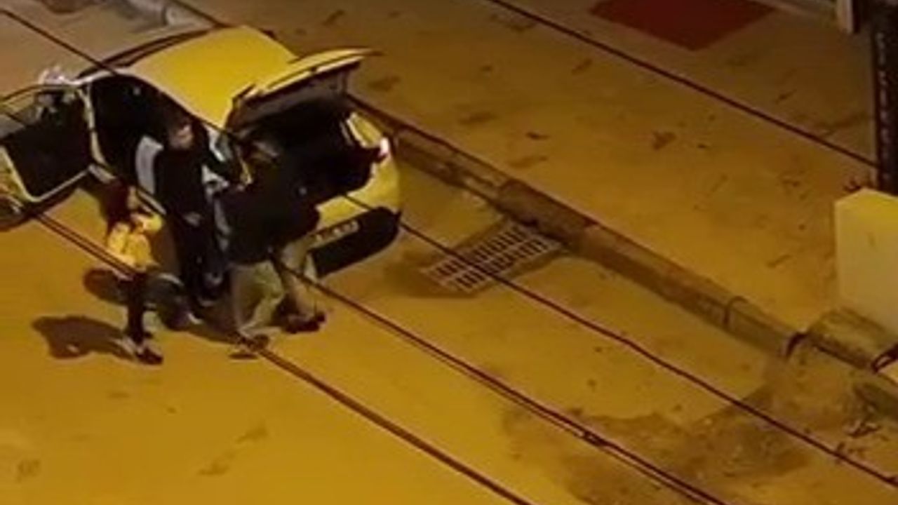 Tartıştığı kadını yerlerde sürükledi!