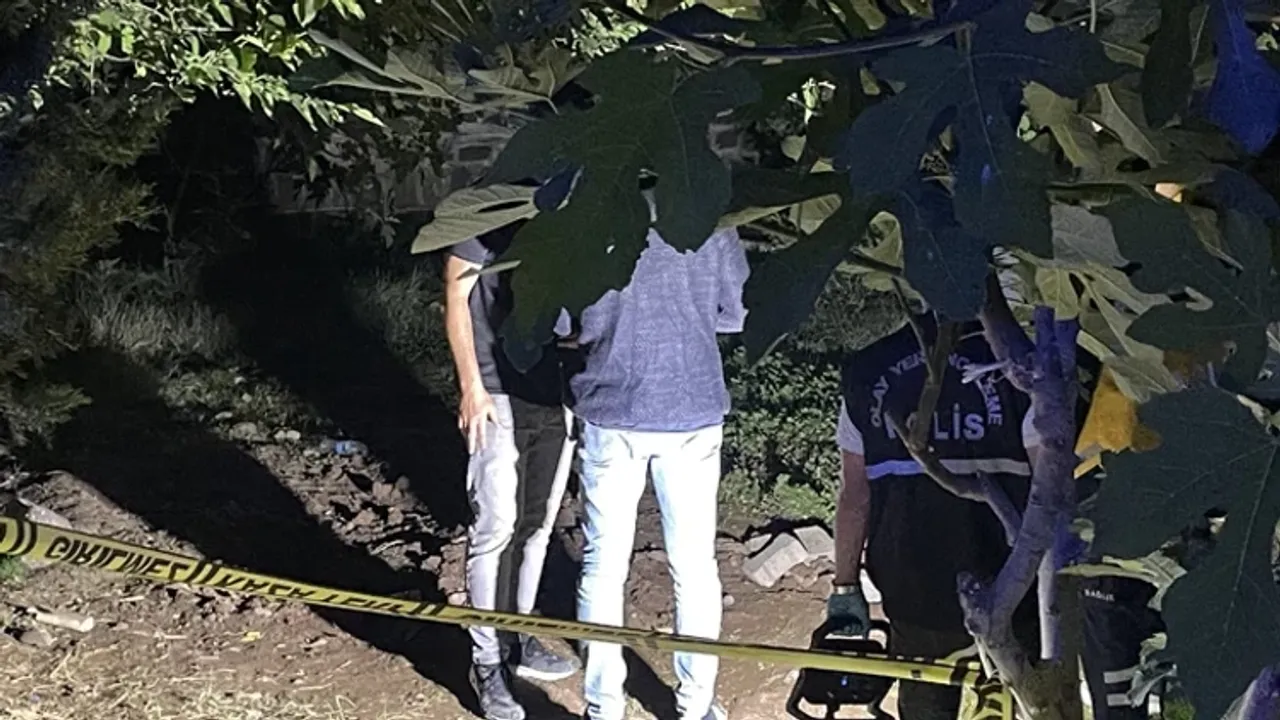 Mezarlıkta Bebek Cesedi Bulundu