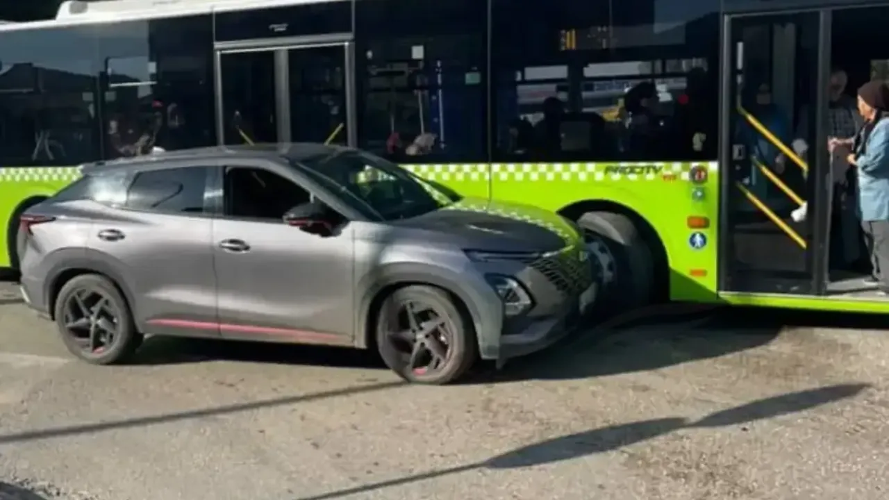 İzmit'in göbeğinde kaza!