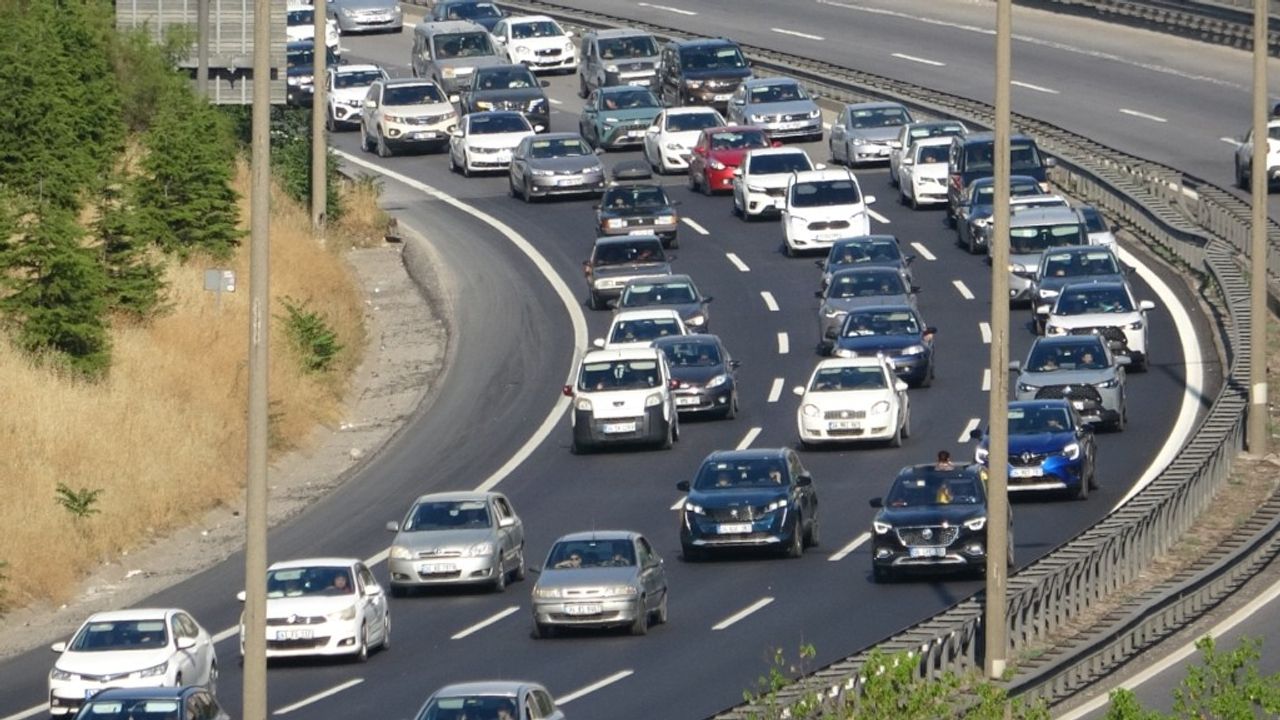 TEM’in İstanbul Yönü Kapatıldı!