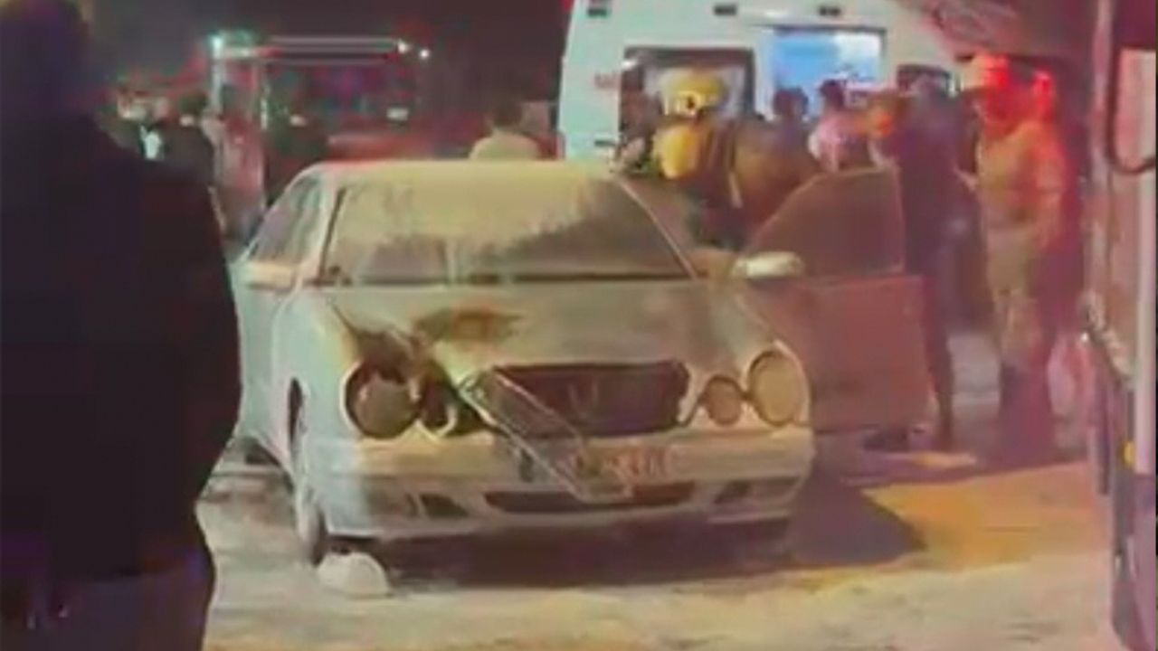 Eşiyle tartıştı hem kendini hem otomobilini ateşe verdi!