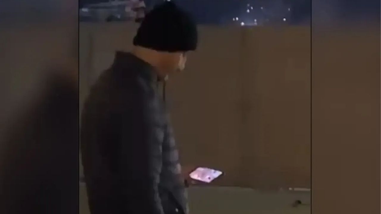 İzmit Otogar'da Cinsel İçerikli Video İzledi!