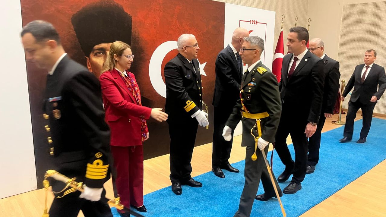 Cumhuriyet Bayramı Tebriklerini Vali Yardımcısı Aksoy Kabul Etti