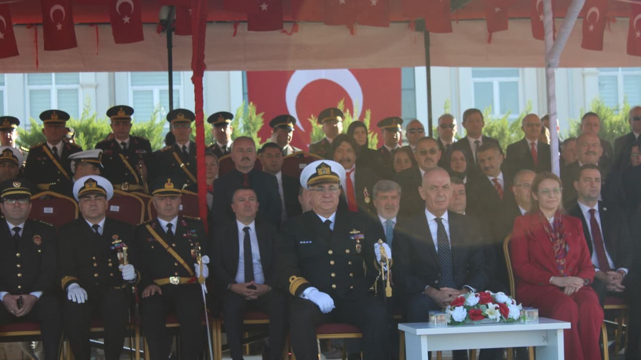Cumhuriyet Bayramı Kocaeli’de Coşkulu Törenle Kutlandı