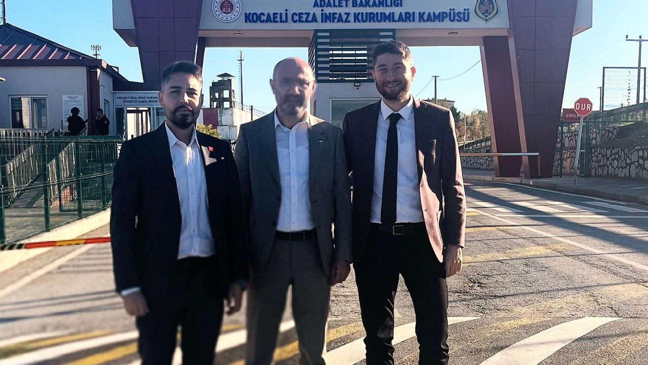 CHP'li Üç İsim Cumhuriyet Bayramı'nda Tutuklu Partilileri Unutmadı