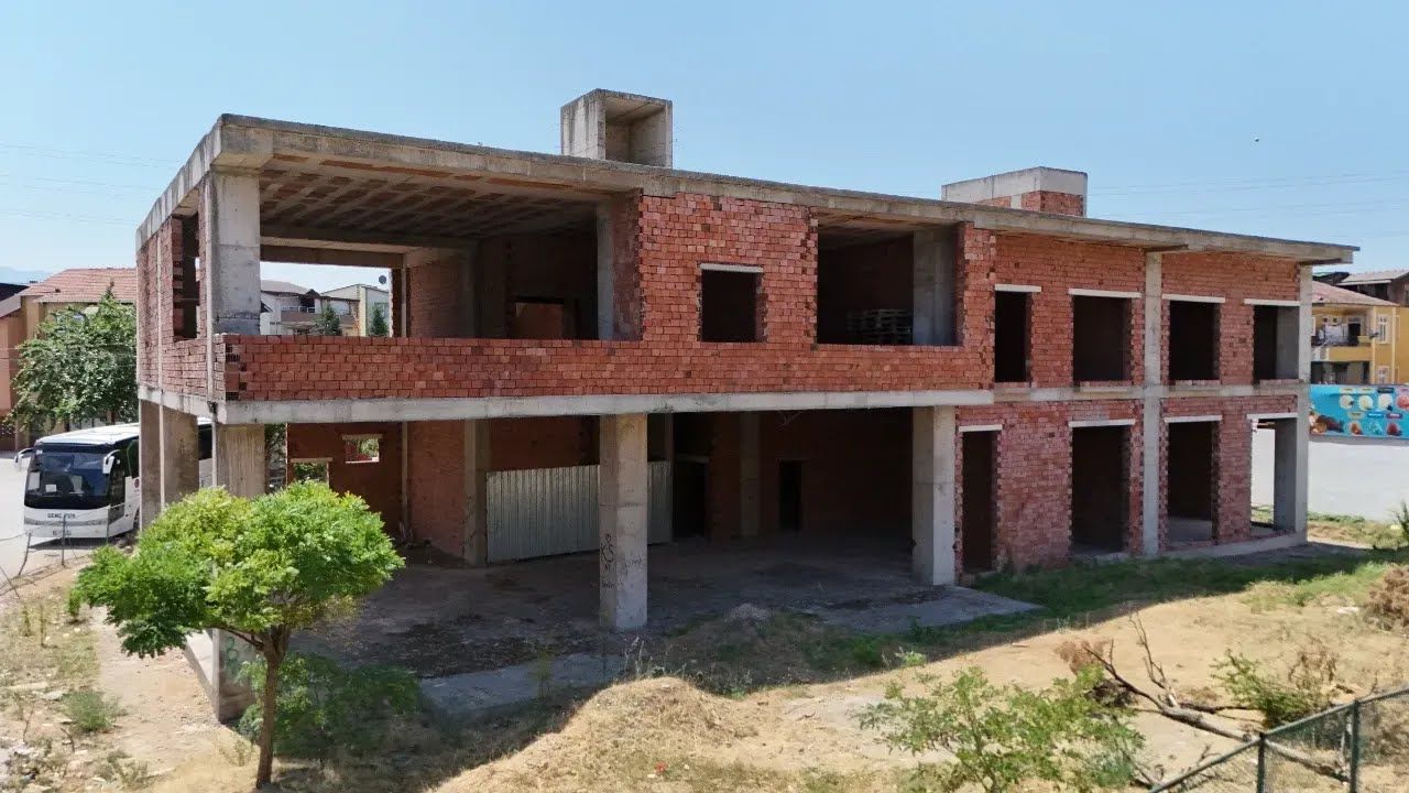 İzmit'teki O Bina Kaderine Terk Edilmişti... 2026 Yılında Yeniden İhaleye Çıkıyor