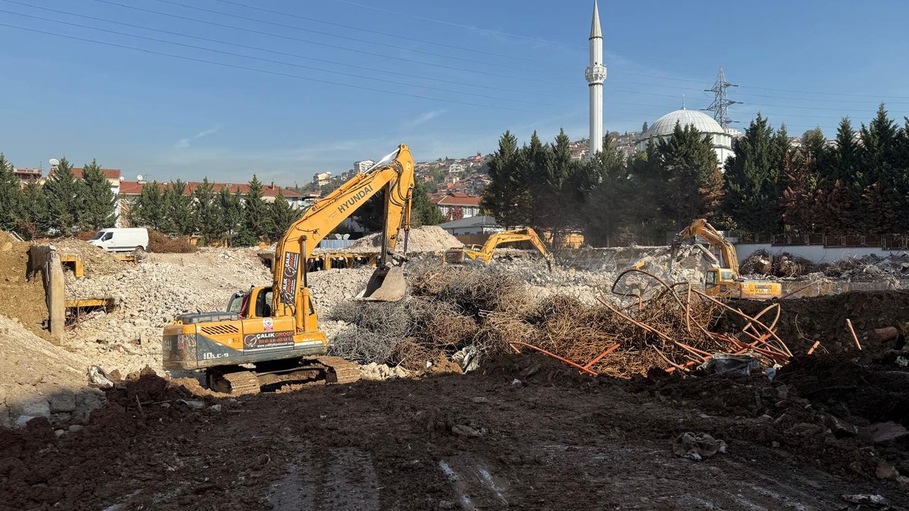 Tüm İtirazlara Rağmen Mevlana Kültür Merkezi Yıkıldı