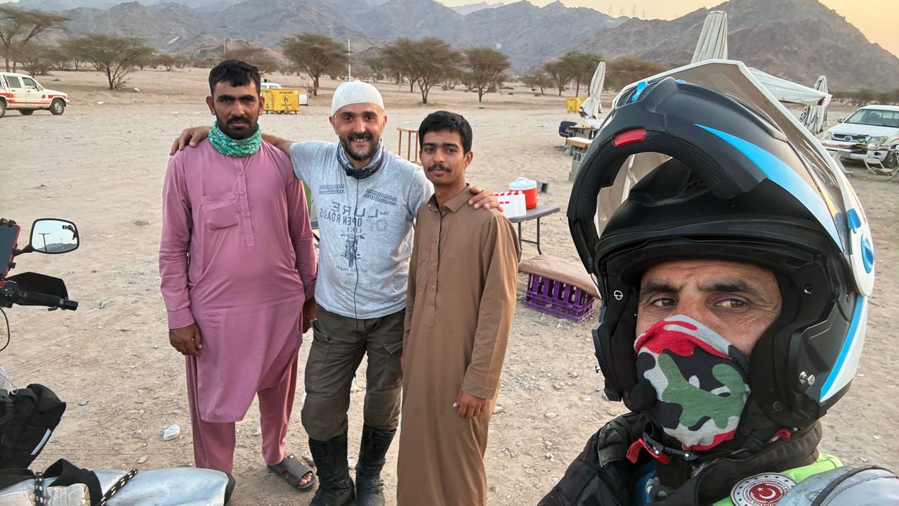 Sigarayı bıraktı, motosikleti ile 250 bin kilometre yol yaptı