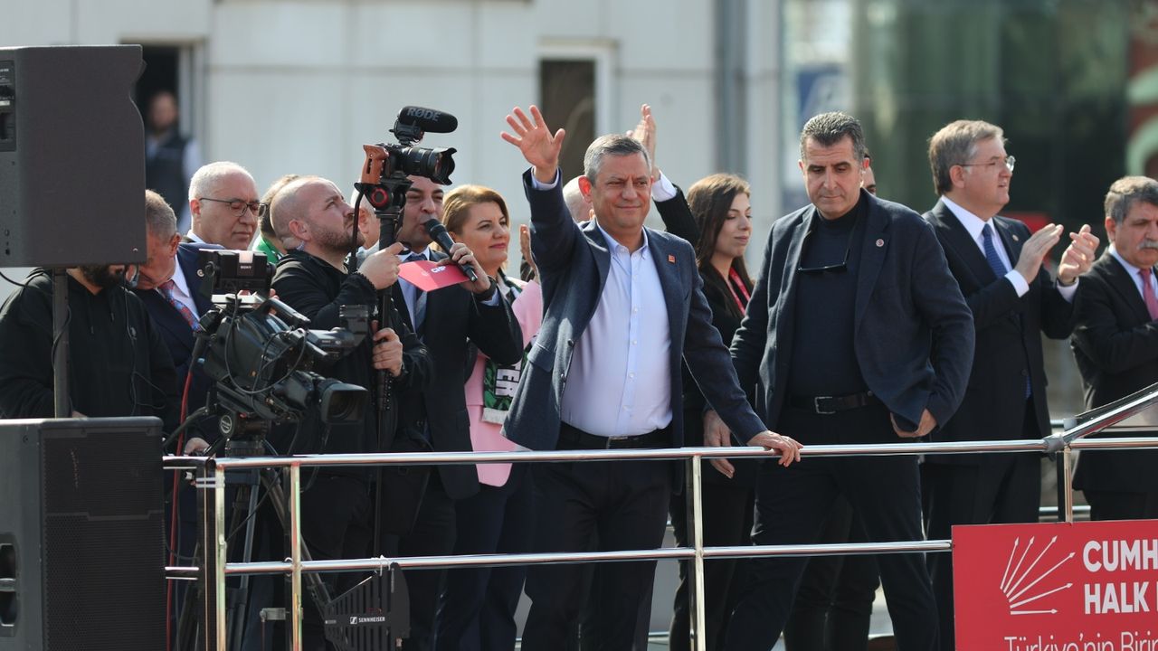 Özgür Özel Kocaeli'ye Teşekkür Etti