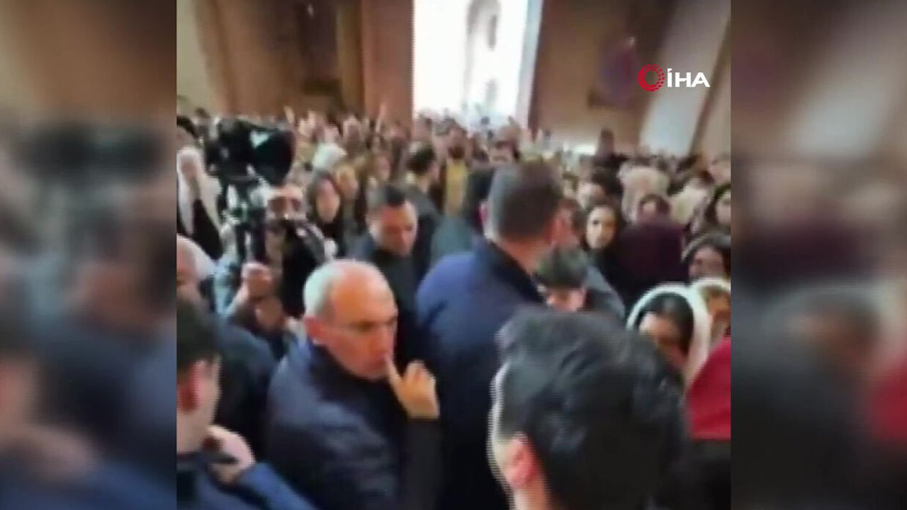 Paşinyan'a Kilisede Suikast Girişimi Kameraya Yansıdı