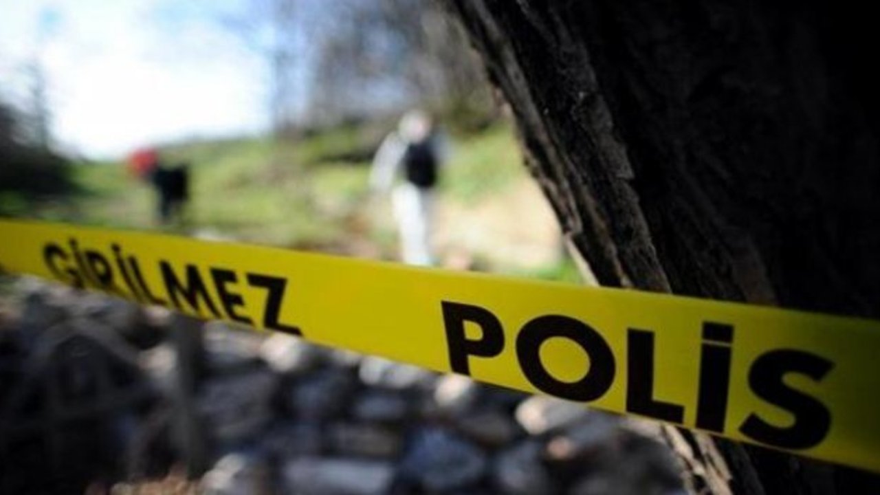 2 Aylık Bebeğinin Boğazını Kesti