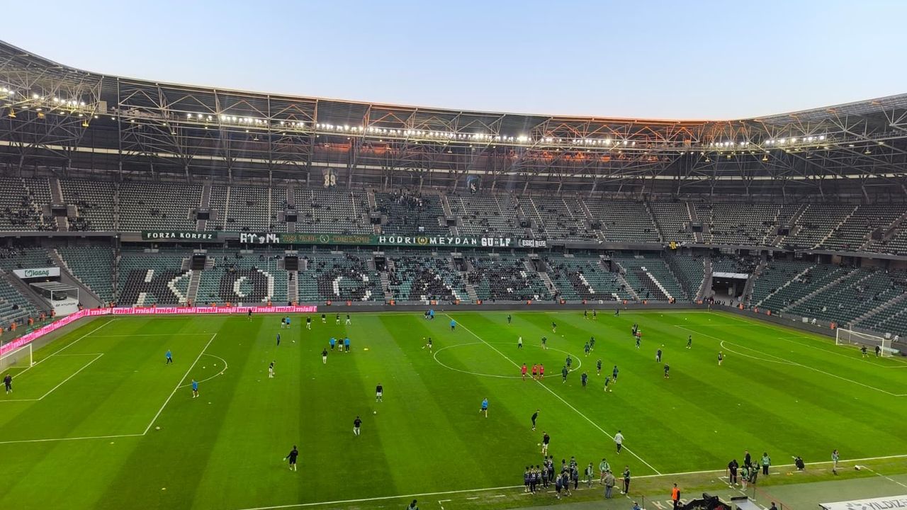 Kocaelispor - Başakşehir kadroları açıklandı