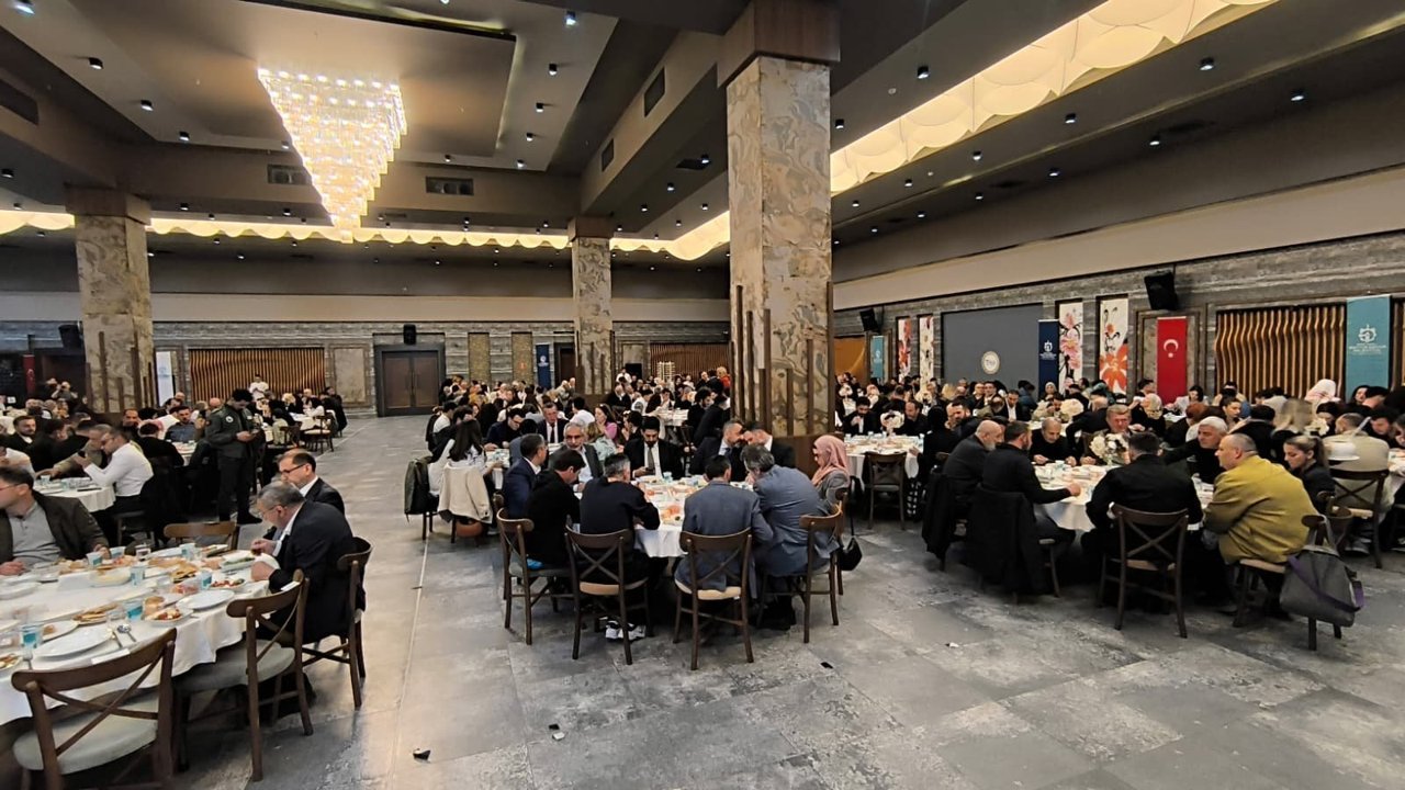 Vali Aktaş ve Başkan Büyükakın programdan ayrıldı