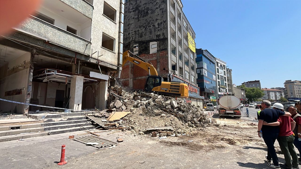 Gebze’de 4 Kişinin Öldüğü Facianın Ardından İlk Yıkım Başlad